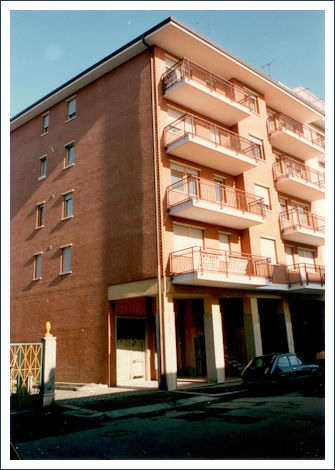1986-1988 Complesso edilizio 6 villette bifamiliari e condominio 8 alloggi e boxi - Via D. Chiesa 31 - Torino