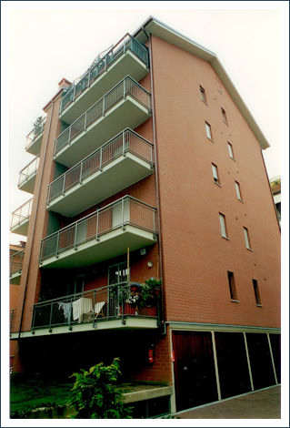 1999-2001 Condominio di 10 alloggi e box in zona Tesoriera - Via Melezet 10 - Torino